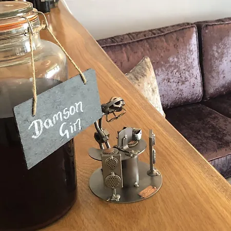 Victorian House Bed & Breakfast 4*