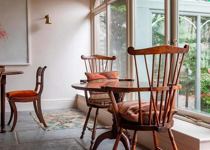 Victorian House Bed & Breakfast 4*