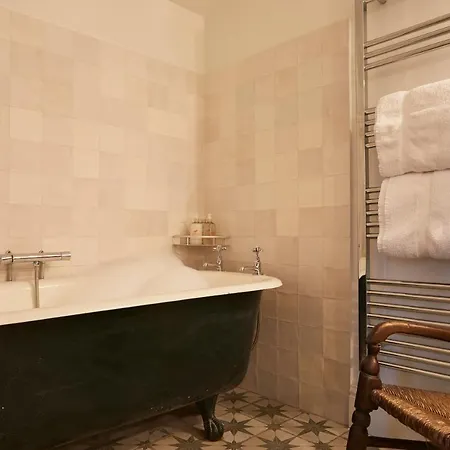 Victorian House Bed & Breakfast Grasmere
