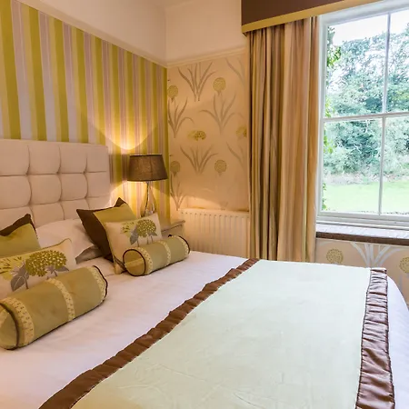 Couette-café Victorian House 4*