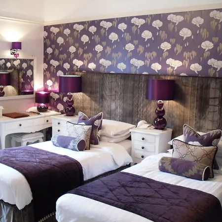 לינה וארוחת בוקר Victorian House 4*