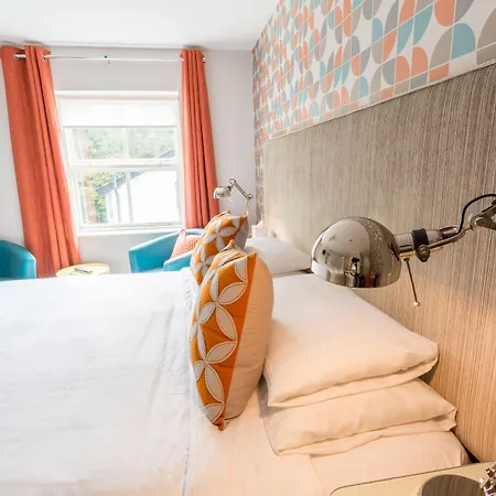 Couette-café Victorian House 4*