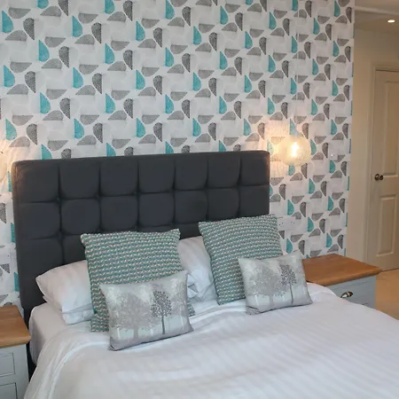 לינה וארוחת בוקר Victorian House 4*