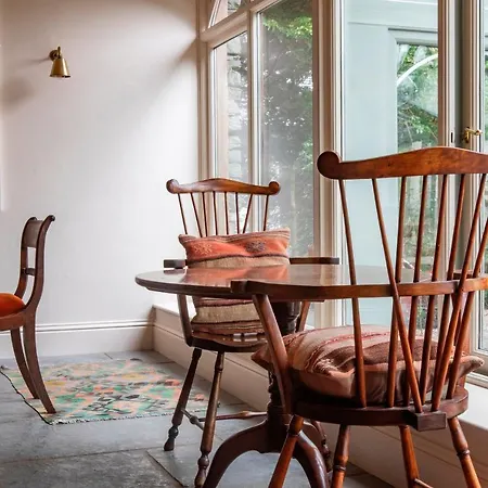 Victorian House Couette-café 4*