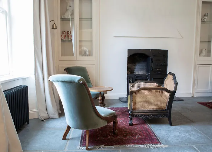 Victorian House جراسمير