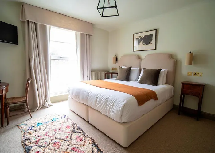 Victorian House جراسمير