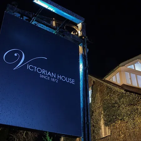 Victorian House Bed and Breakfast 4*