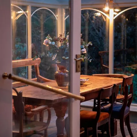Victorian House Bed & Breakfast